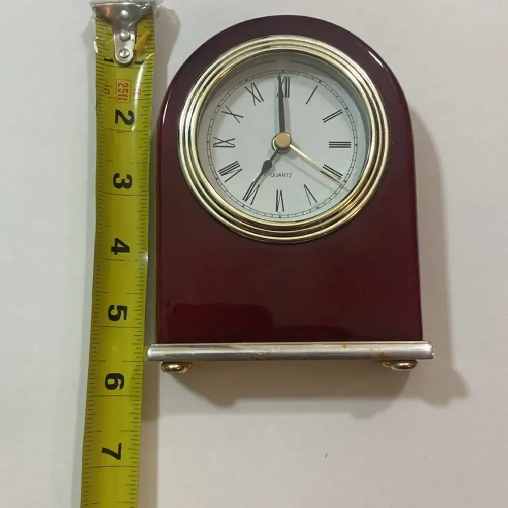 Elegant Red Burgundy  and Gold Quartz Clock